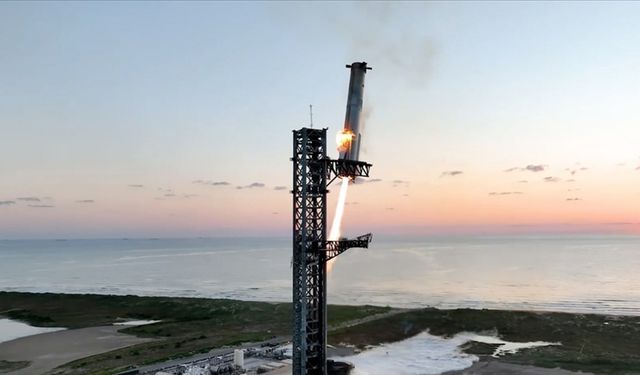 SpaceX'in Starship roketi beşinci test uçuşunda başarılı iniş yaptı