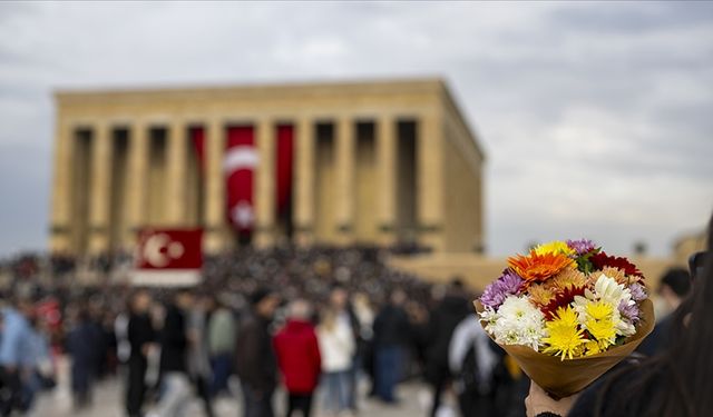 Anıtkabir'i, 10 Kasım'da 1 milyon 92 bin 365 kişi ziyaret etti