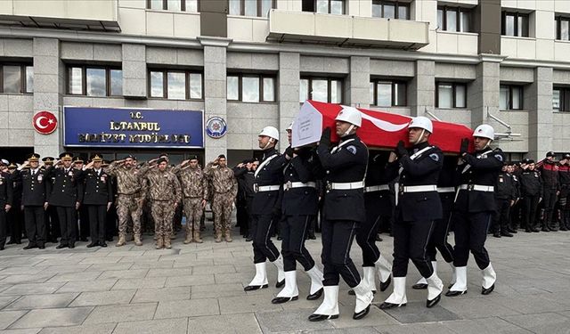 Trafik kazasına müdahale ederken şehit olan polis için tören düzenlendi