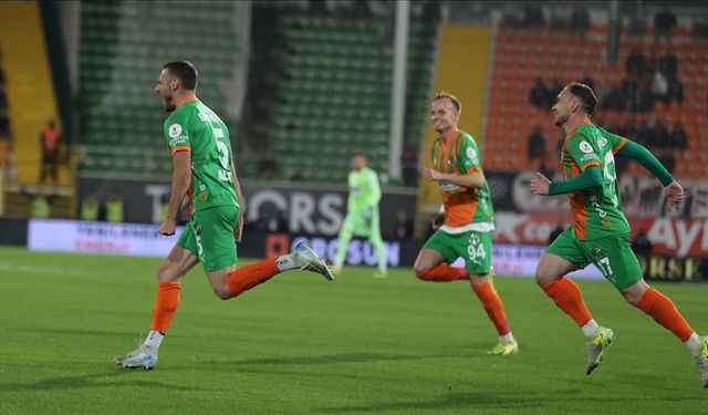 Süper Lig'de yarın Antalya derbisi heyecanı yaşanacak