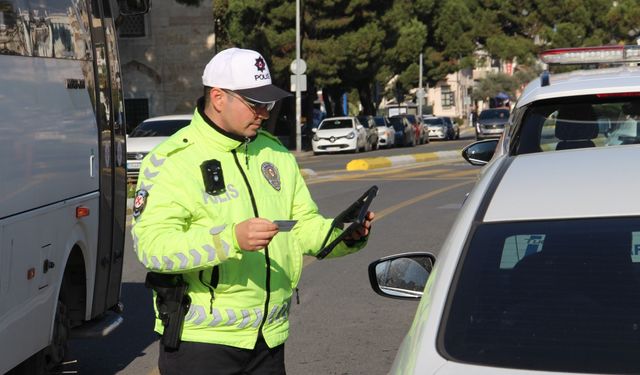 Trafik denetimlerinde bir haftada 474 bin 456 sürücüye işlem yapıldı