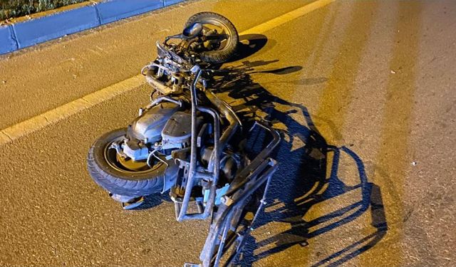 İki motosiklet kafa kafaya çarpıştı: 5 yaralı