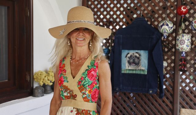 Kadınlara ilham olmak için plaj çantaları tasarlıyor