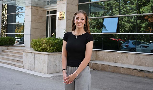 Organ nakliyle hayata tutunduğu hastanede doktor olmaya hazırlanıyor