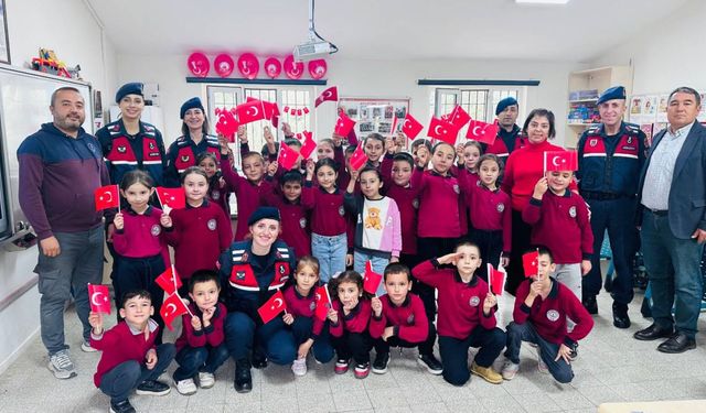 Aydın’da Cumhuriyet coşkusu küçük yüreklerle yaşandı