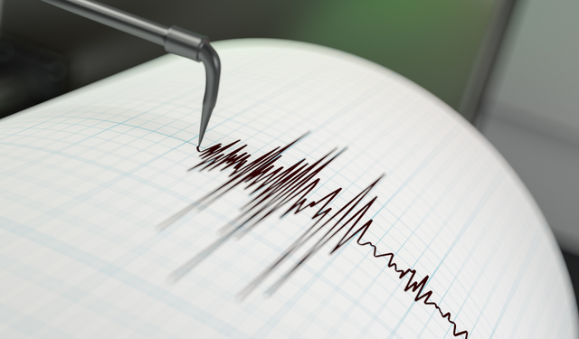 7,4 büyüklüğünde deprem oldu