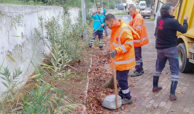 Efeler Belediyesi’nden şehir genelinde yoğun temizlik mesaisi