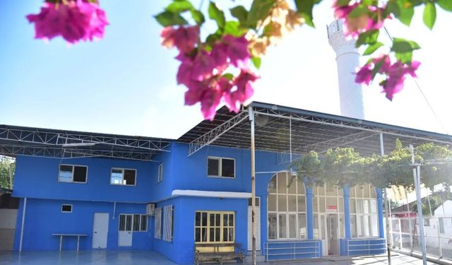 İncirliova’da camiler daha estetik bir görünüme kavuşuyor