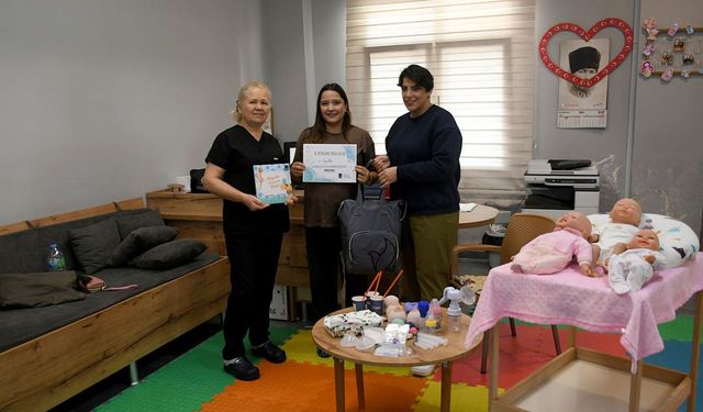 Kuşadası’nda anne adaylarına büyük destek