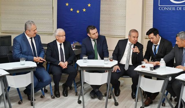 Kuşadası’nda “Dijital Vatandaşlık Eğitimi Projesi” etkinliği düzenlendi