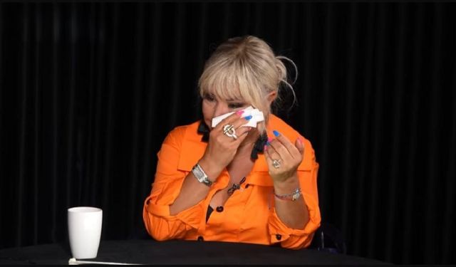 Safiye Soyman Gözyaşlarını Tutamadı: “26 Yıl Oğluma Baktım”