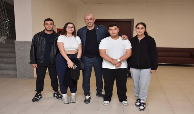 Başkan Zencirci'den üniversiteli gençlere ziyaret