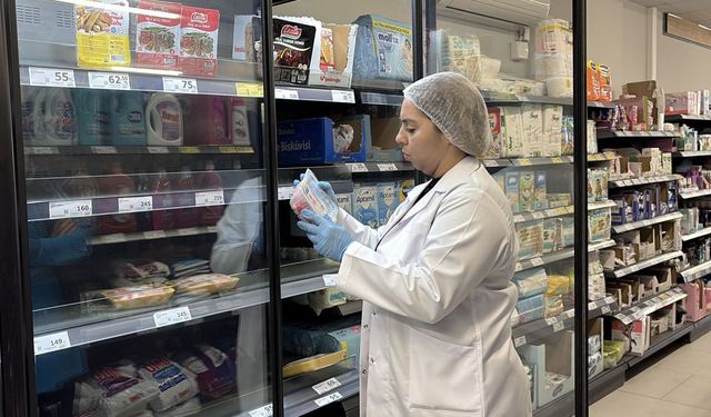 Kuşadası’nda zincir marketlerde denetimler sıklaştırıldı