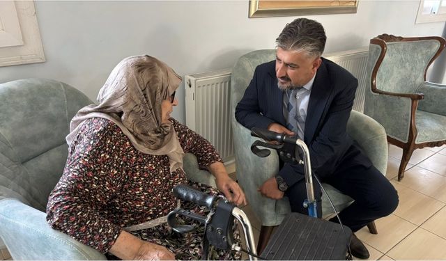 Müdür Kömürcüoğlu, Söke Hilmi Fırat Huzurevi’ni ziyaret etti
