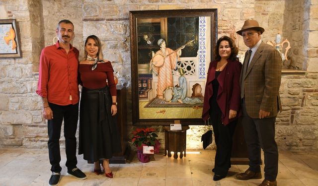 Kuşadası’nda Çini Seramik Sergisi izleyenleri büyüledi