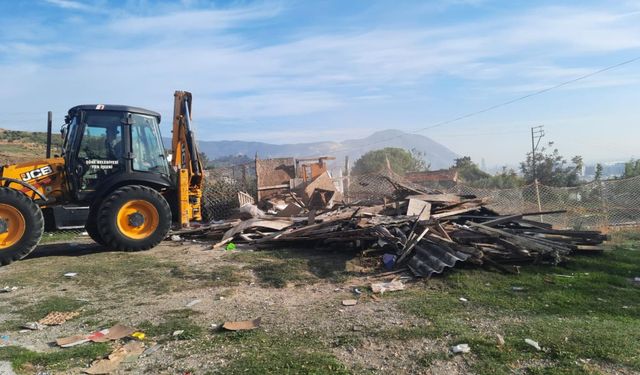 Söke Belediyesi’nden kaçak keçi ağıllarına müdahale