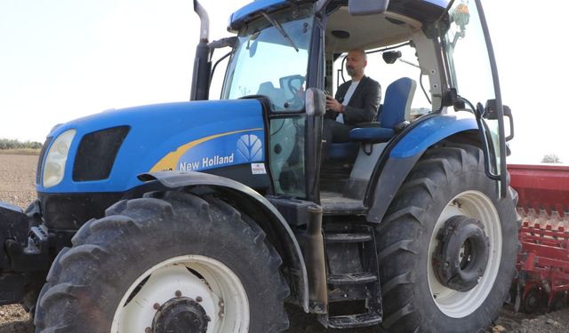 Söke’de Belediye Başkanı Arıkan tarlaya indi