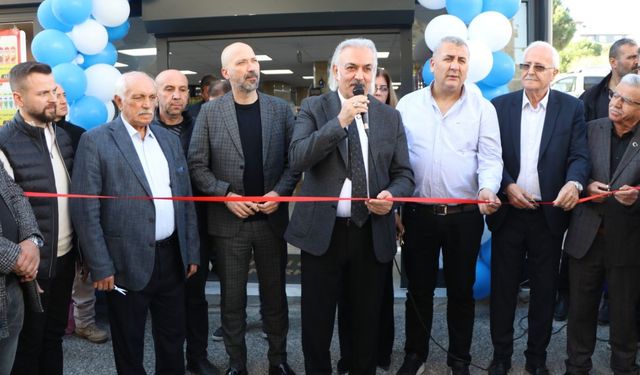 Söke’de Çiftçi Gross Market hizmete girdi