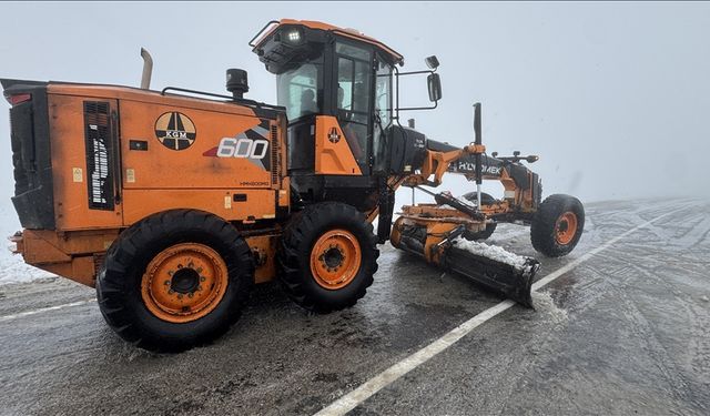 Kış şartları etkisini gösterdi, ulaştırma ekipleri sahaya indi