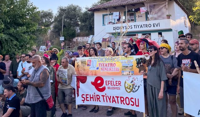 Efeler’de 2025’te yüzlerce etkinlik binlerce kişiyi ağırladı