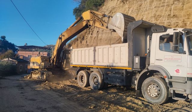 Başkan Yetişkin’den çiftçilere yol desteği