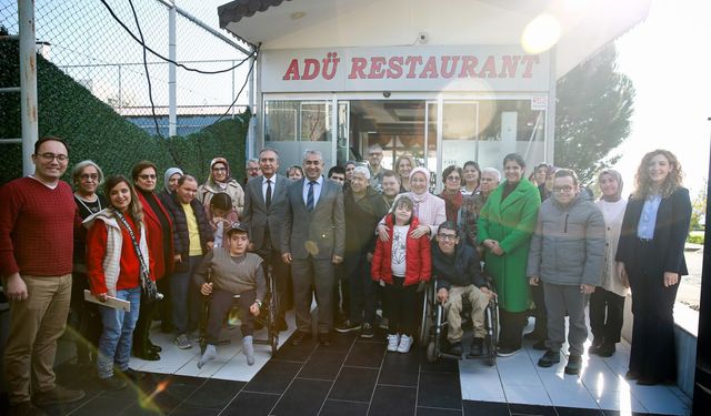 Rektör Kent, engelli bireyler ve aileleriyle bir araya geldi