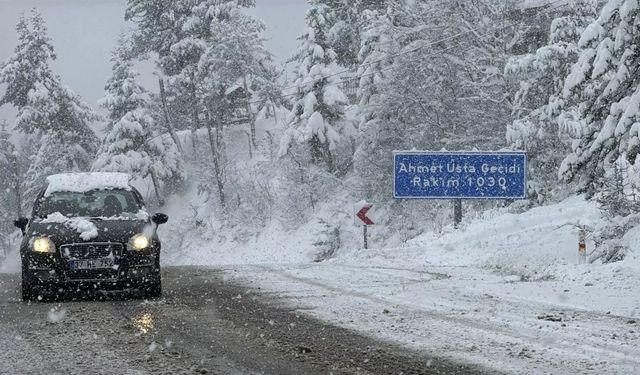 Türkiye'de 382 yol ulaşıma kapandı! Karla mücadele başladı