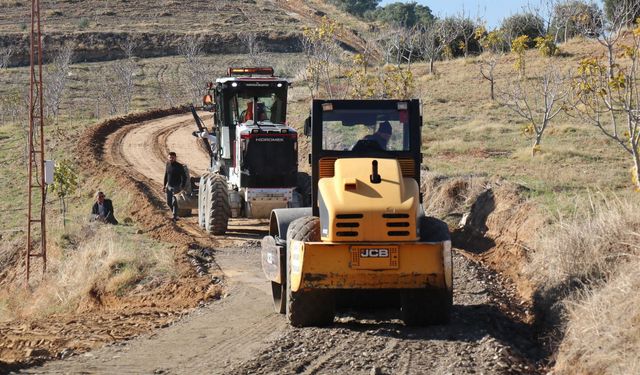 Bozdoğan'da arazi yollarına neşter
