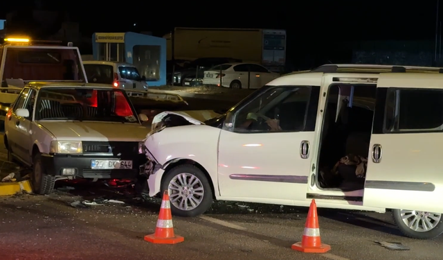 Zincirleme trafik kazası: 2 yaralı