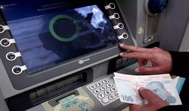 ATM'den para çekenlere 15 saniye bekleyin uyarısı yapıldı!