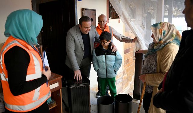 Kuşadası’nda dayanışma büyüyor: Kış günlerinde evleri ısıtan anlamlı destek