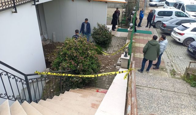 Merdivenden düştü, hastanede öldü