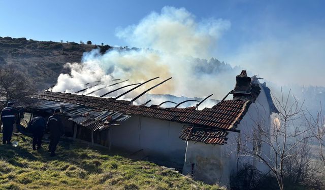 Müstakil evde yangın: 87 yaşındaki kişi öldü