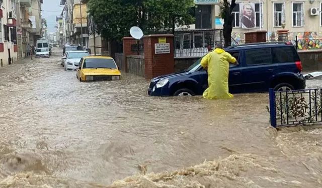 Aydınlılar şemsiyeleri hazırlayın! Sağanak yağış kapıda