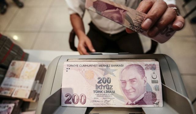 Bankada parası olanlara kötü haber! Mevduat faizleri çakıldı
