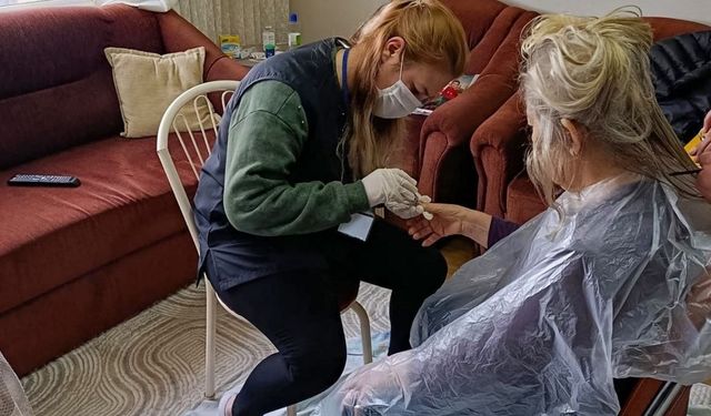 Efeler’de evde bakım ilgi görüyor