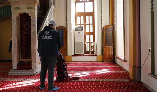 Aydın’da Ramazan öncesi camilerde yoğun temizlik