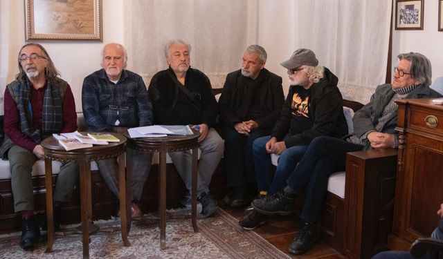 Kuşadası Çalıkuşu Kültür Evi edebiyat dolu bir güne ev sahipliği yaptı