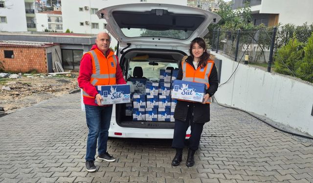 Kuşadası’nda çocuklara süt desteği