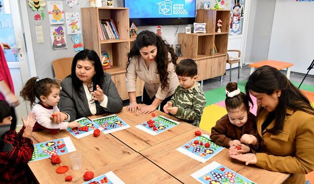 Kuşadası’nda minik eller hünerlerini sergiledi