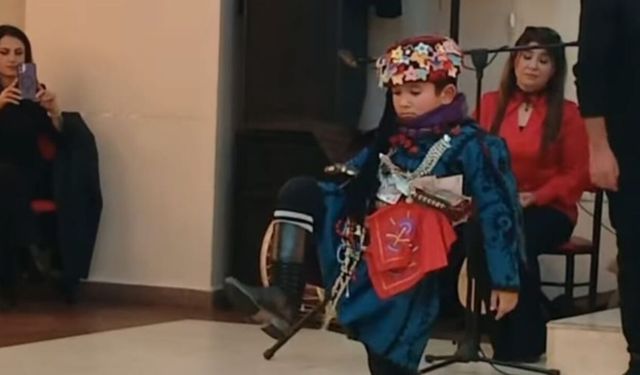 Sökeli minik efe performansı ile beğeni topladı