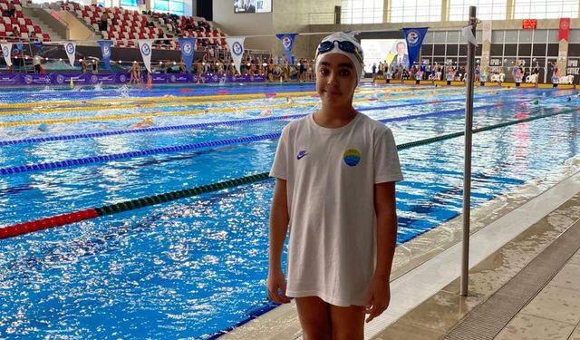 Sökeli yüzücü Hüseyin Bedii Büyüksoy birinciliklere abone