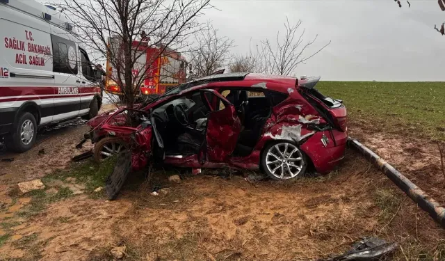 Tır ile otomobil çarpıştı: 2 ölü, 2 ağır yaralı