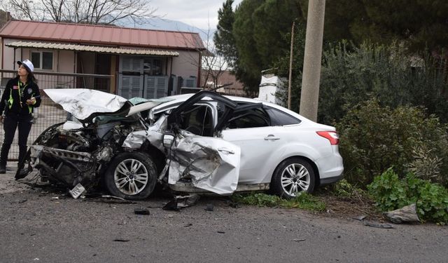 Zincirleme kaza: 2 Ölü, 4 yaralı