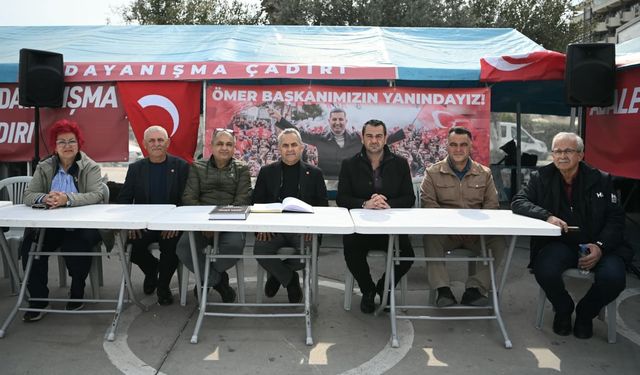 Kuşadası’nda ‘adalet ve dayanışma’ çadırında Günel’e destek ziyaretleri sürüyor