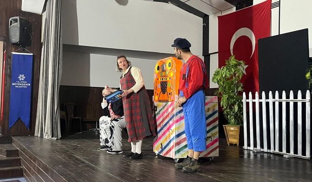 Çerçioğlu Karacasu’da çocukları tiyatro ile buluşturdu
