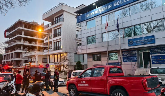 Nazilli’de yangın paniği: AYBA binasındaki yangın korkuttu