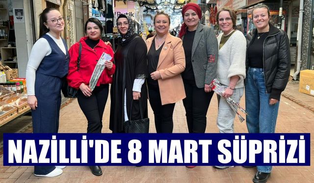 Nazilli’de kadın girişimciler Uzun Çarşı'da karanfil dağıttı