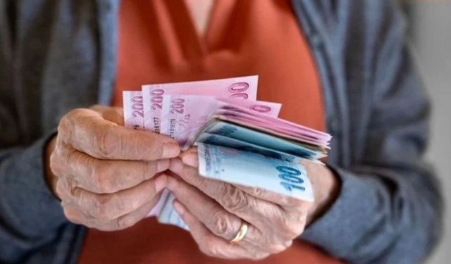 En düşük emekli maaşı için net rakam verildi! Uzman isim açıkladı