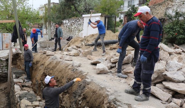 Bozdoğan Alamut Mahallesi’nde taş duvar yapımı tamamladı